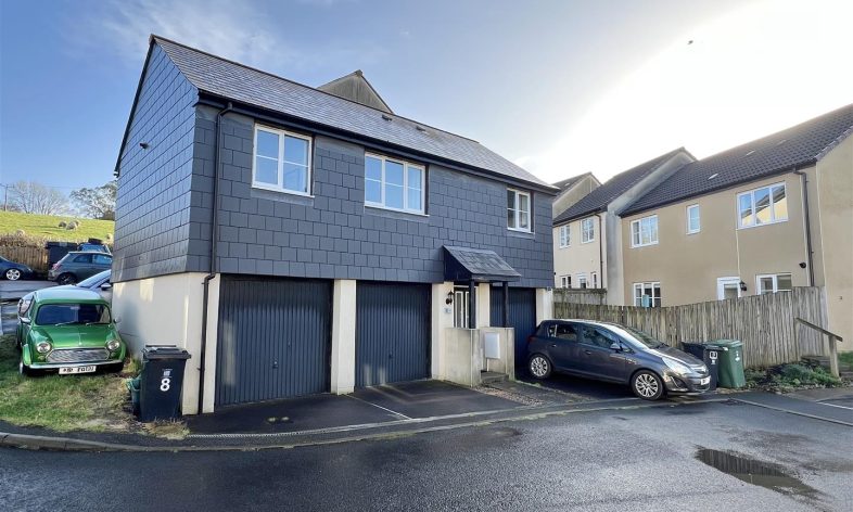 Three Acre Close, Axminster