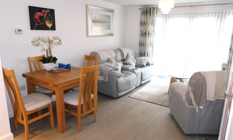 Shearwater Way, Seaton